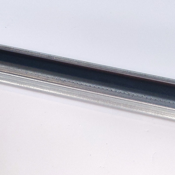 профиль «зиг заг» 0,7мм (4 метра) для крепления пленки на теплицу (оцинкованный) в комплекте с пружиной
